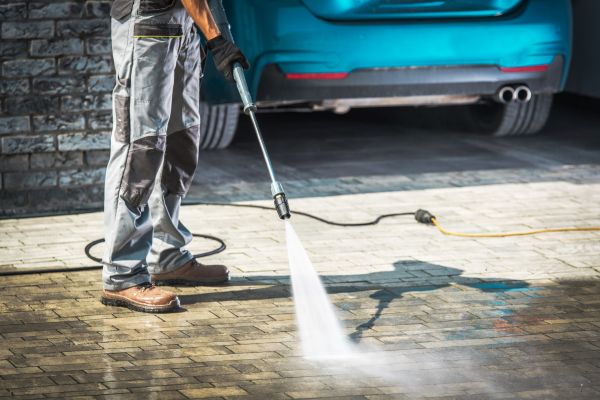 Driveway Pressure Washing in Herndon