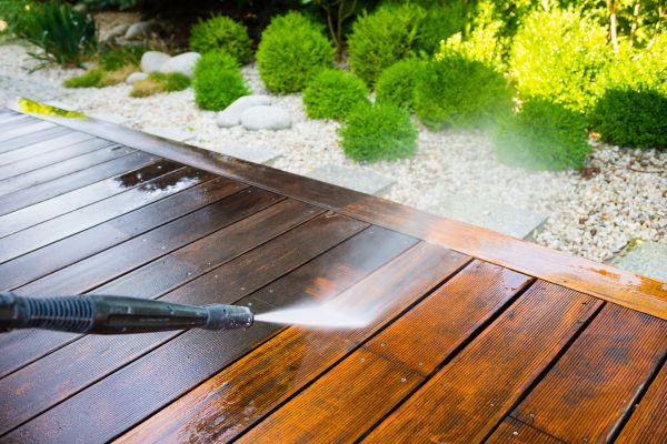 Deck Cleaning in Herndon